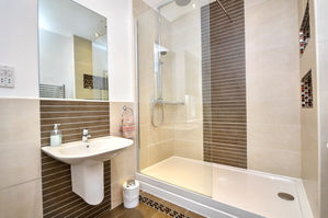 Photo 16- click for photo gallery